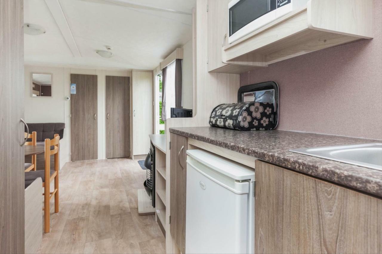 Mb Zeeuwse Mobile Home Hoek Экстерьер фото